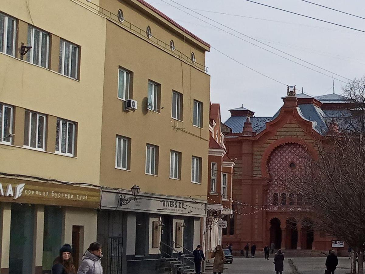 Затишна Двокімнатна Квартира В Самому Серці Ужгорода 乌日霍罗德 外观 照片